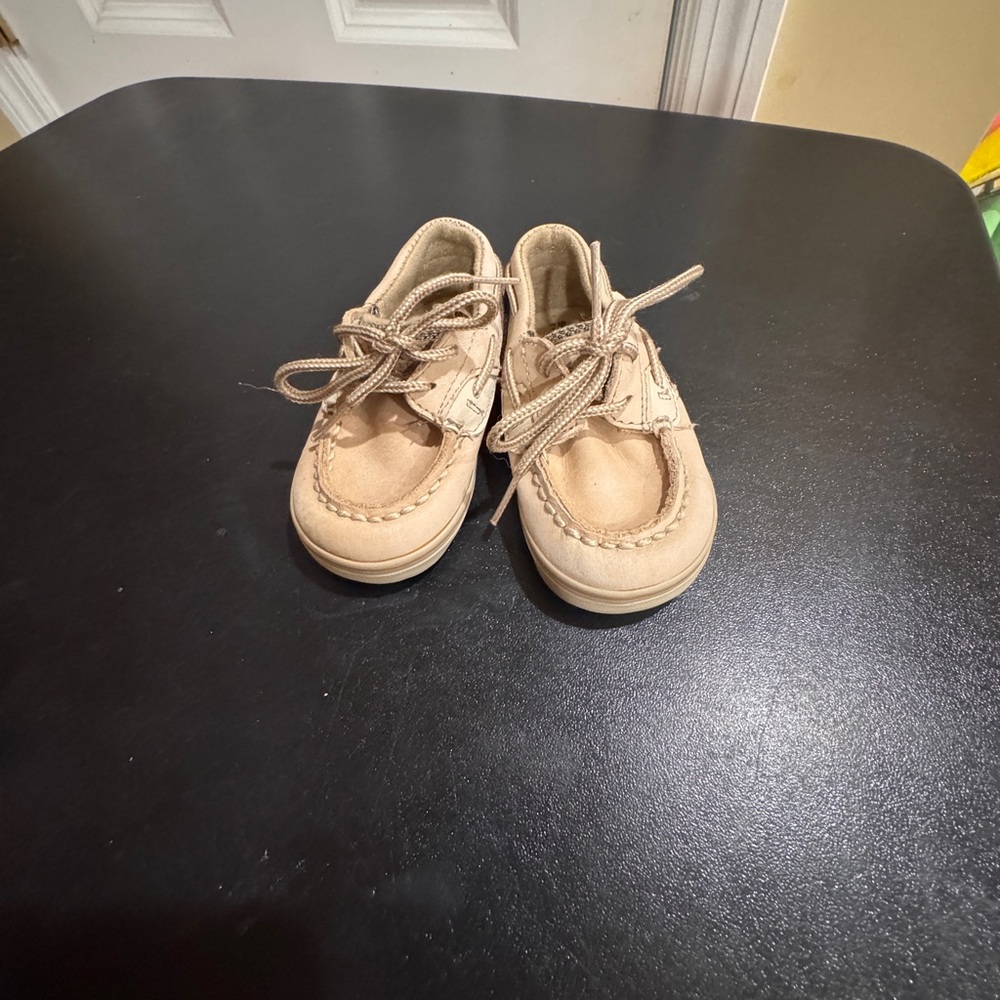 Sperry Kids Tan blue fish tan moccasins size 4m